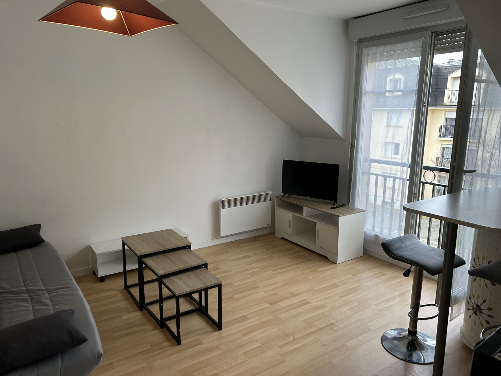 Image_1, Studio, Limay, ref :684