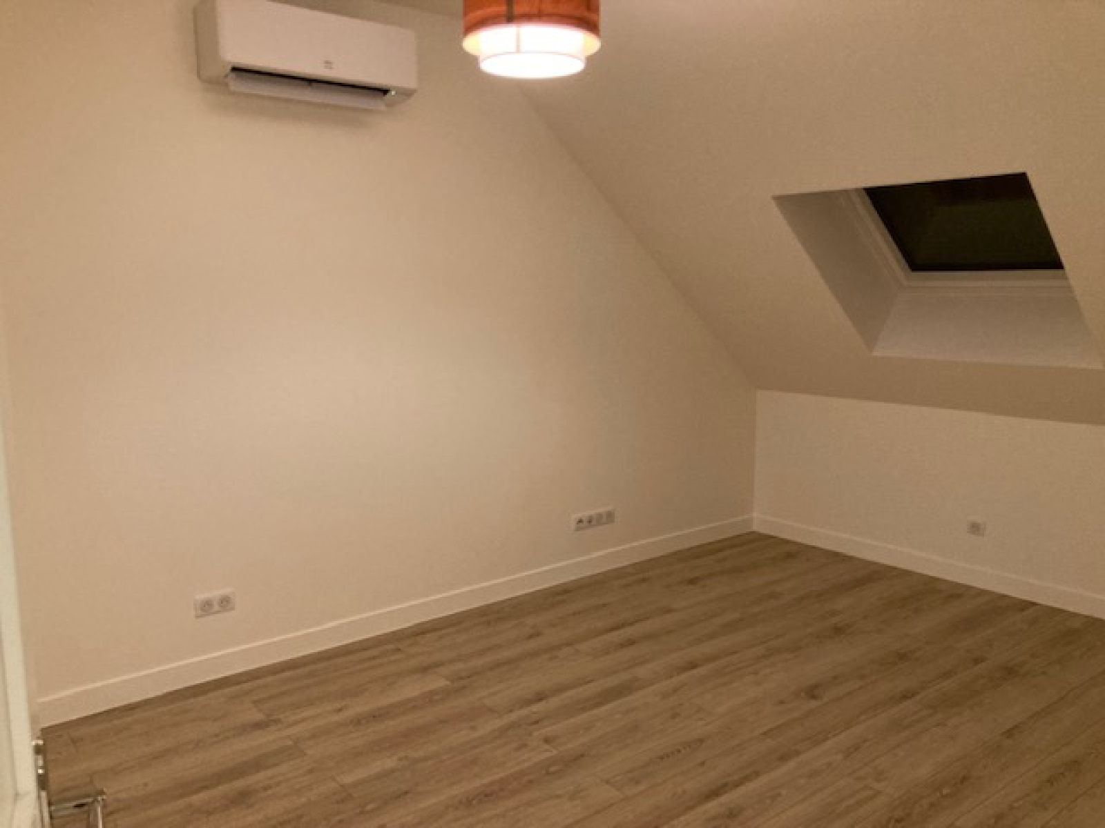 Image_15, Local d'activité, Mantes-la-Jolie, ref :658.