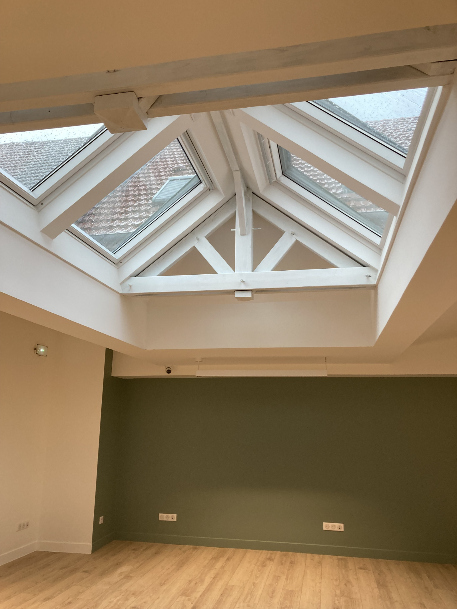 Image_2, Local d'activité, Mantes-la-Jolie, ref :658.