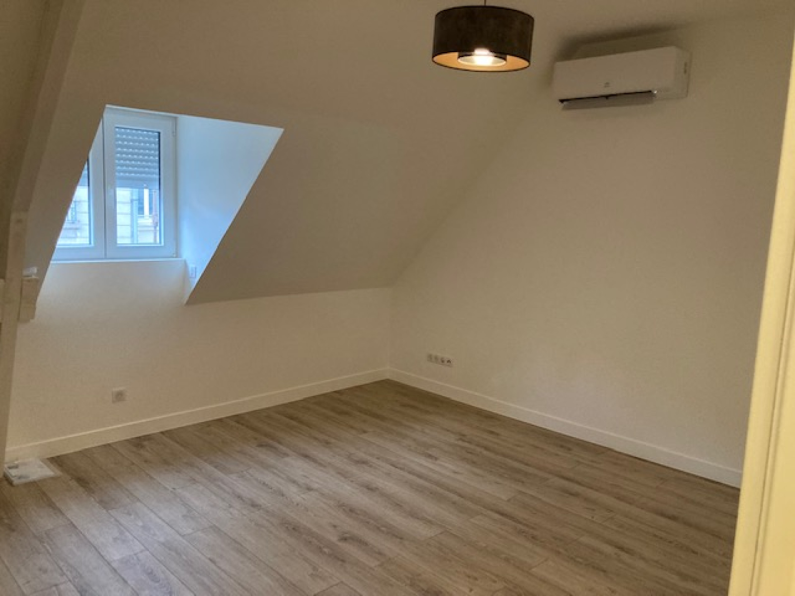 Image_16, Local d'activité, Mantes-la-Jolie, ref :658.