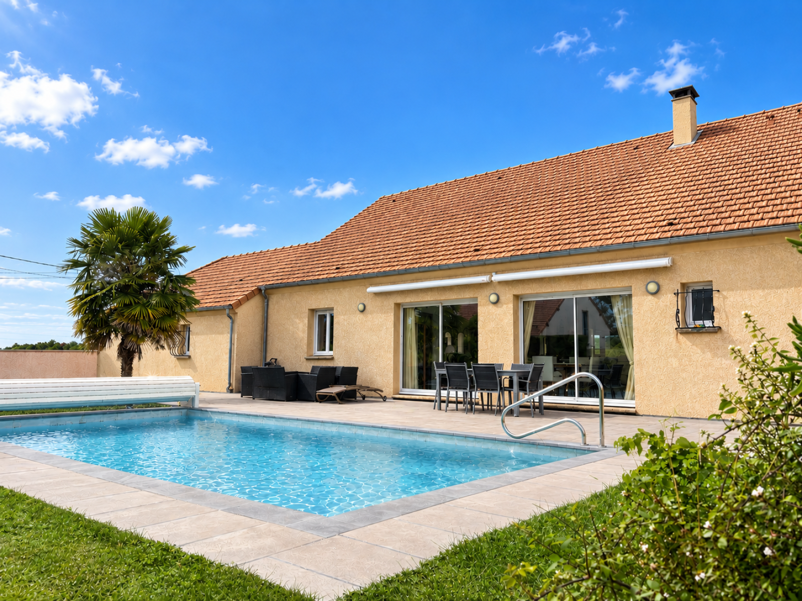 Maison 6 pièces 200 m² · à Breval · 200 m² · 472 500 €